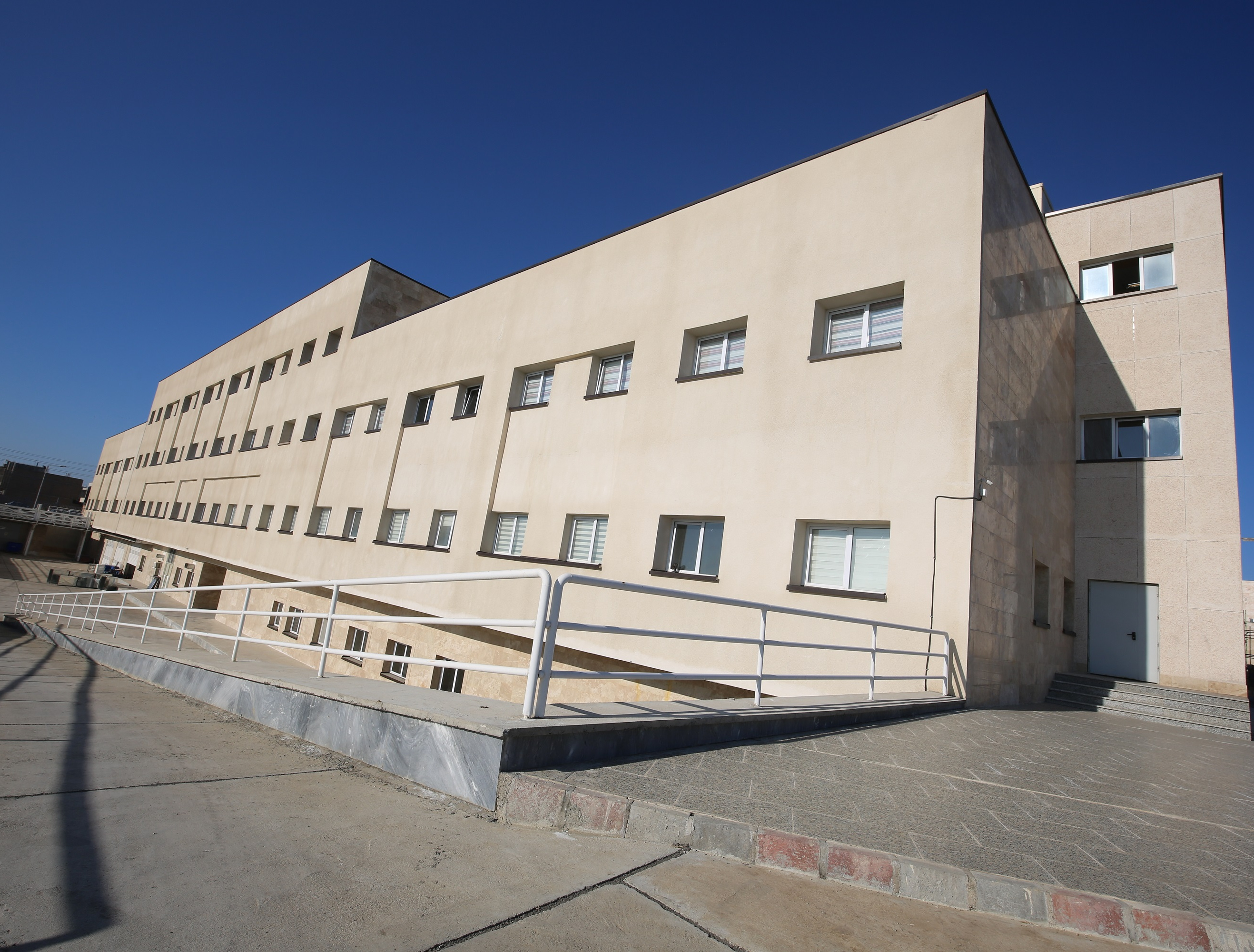بیمارستان شهدا پارس آباد